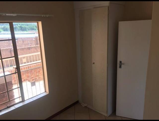 2 BEDROOM APARTMENT FOR SALE IN MOOIKLOOF RIDGE ESTATE